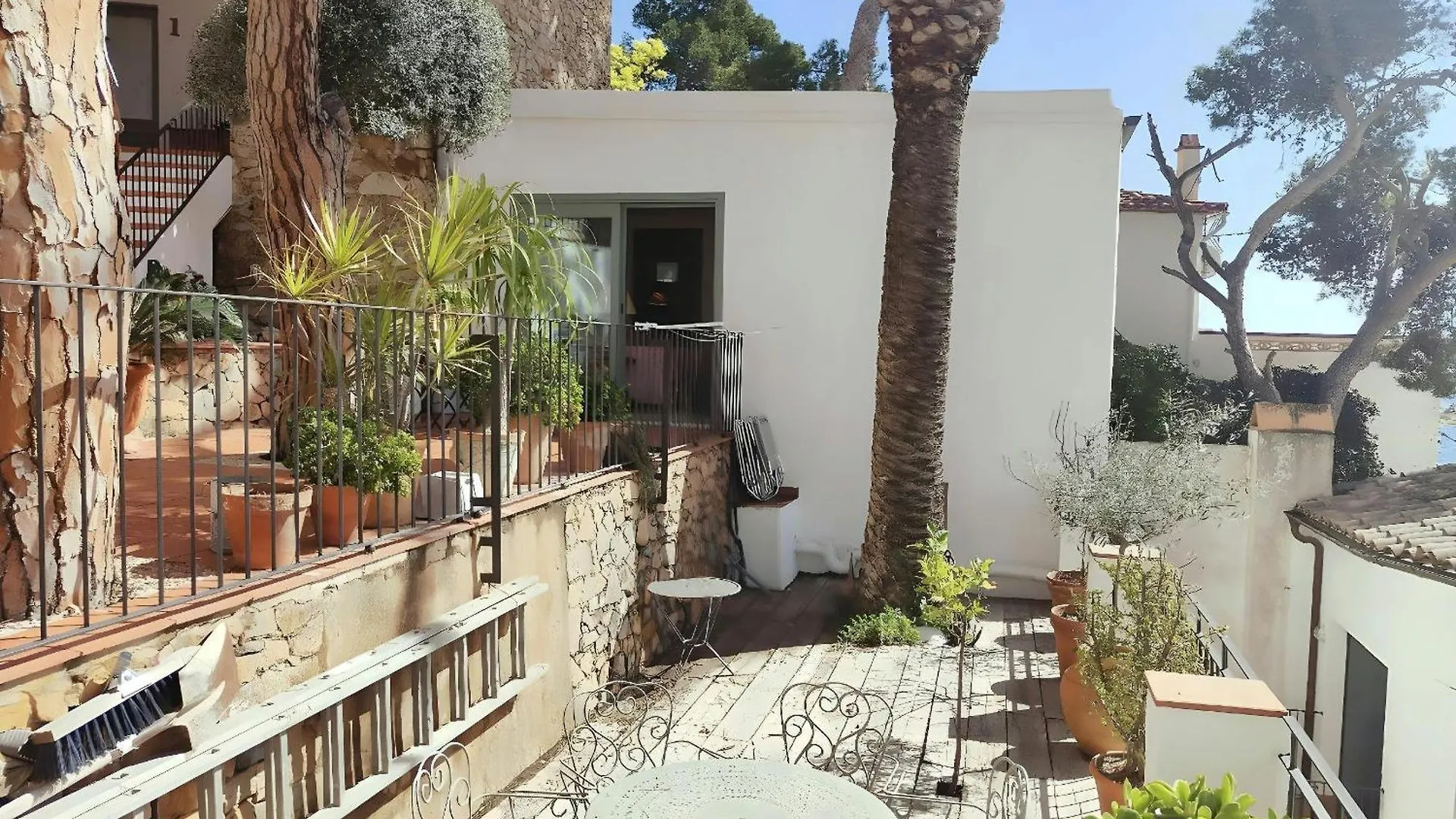 Apartament T2 - Sunny Duplex With Garden 50M From Beach Tamariu